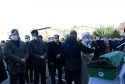 Eski belediye başkanı Aziz Duran son yolculuğuna uğurlandı Eski belediye başkanı Aziz Duran son yolculuğuna uğurlandı