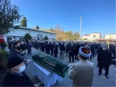 Eski belediye başkanı Aziz Duran son yolculuğuna uğurlandı Eski belediye başkanı Aziz Duran son yolculuğuna uğurlandı