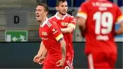 Eski Fenerbahçeli Max Kruse, gol attığı Köln maçında rekorun kıyısından döndü Eski Fenerbahçeli Max Kruse, gol attığı Köln maçında rekorun kıyısından döndü