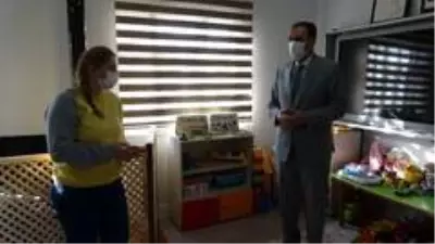 Fedakar öğretmen hayatını köy okulu öğrencilerine adadı Fedakar öğretmen hayatını köy okulu öğrencilerine adadı