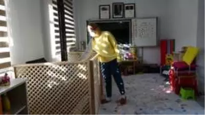Fedakar öğretmen hayatını köy okulu öğrencilerine adadı Fedakar öğretmen hayatını köy okulu öğrencilerine adadı