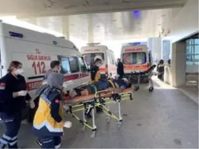 Hasta sedyesinde, kaza yaptığı arkadaşını sordu; 'Durumunu söyleyin Allah aşkına' Hasta sedyesinde, kaza yaptığı arkadaşını sordu; 'Durumunu söyleyin Allah aşkına'