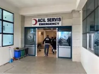 Hasta sedyesinde, kaza yaptığı arkadaşını sordu; 'Durumunu söyleyin Allah aşkına' Hasta sedyesinde, kaza yaptığı arkadaşını sordu; 'Durumunu söyleyin Allah aşkına'
