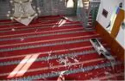 Heyelan nedeniyle ibadete kapatılan cami 5 kez soyuldu Heyelan nedeniyle ibadete kapatılan cami 5 kez soyuldu