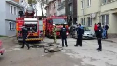 Son dakika haberi | İnegöl'de metruk binada çıkan yangın korkuttu Son dakika haberi | İnegöl'de metruk binada çıkan yangın korkuttu
