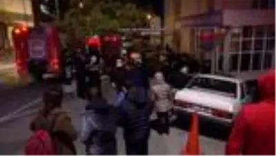 Cerrahpaşa Tıp Fakültesinde çıkan yangın söndürüldü Cerrahpaşa Tıp Fakültesinde çıkan yangın söndürüldü