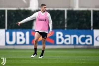 Merih Demiral, sakatlığı nedeniyle 10 gün sahalardan uzak kalacak Merih Demiral, sakatlığı nedeniyle 10 gün sahalardan uzak kalacak