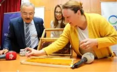 Ordu'da arı sütü kadın üreticilere 800 bin lira kazandırdı Ordu'da arı sütü kadın üreticilere 800 bin lira kazandırdı