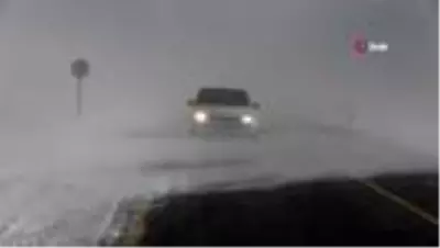 Kar ve tipi sürücülere zor anlar yaşattı Kar ve tipi sürücülere zor anlar yaşattı