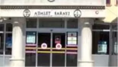 - Karı koca çifti darp edip polislere saldıran 4 kişi tutuklandı - Karı koca çifti darp edip polislere saldıran 4 kişi tutuklandı