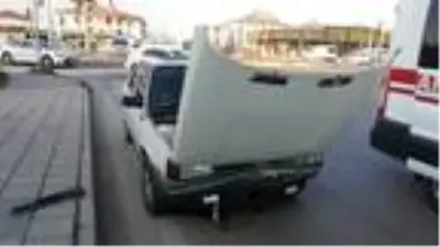 Kazada korkan kız kardeşleri, sağlık ekibi sakinleştirdi Kazada korkan kız kardeşleri, sağlık ekibi sakinleştirdi