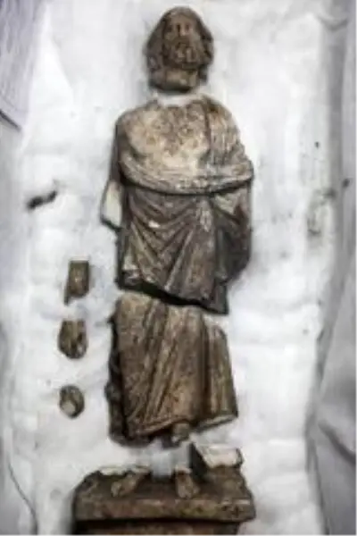 Kibyra'da Roma dönemine ait Serapis büstüyle Asklepios heykelciği bulundu Kibyra'da Roma dönemine ait Serapis büstüyle Asklepios heykelciği bulundu