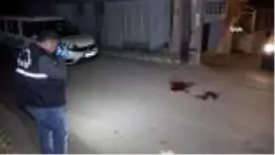 Kısıtlamaya uymayıp sokağa çıktı, husumetlisi tarafından pompalı tüfekle vuruldu Kısıtlamaya uymayıp sokağa çıktı, husumetlisi tarafından pompalı tüfekle vuruldu