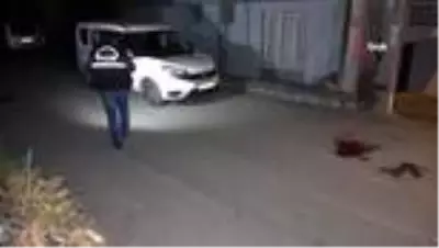Kısıtlamaya uymayıp sokağa çıktı, husumetlisi tarafından pompalı tüfekle vuruldu Kısıtlamaya uymayıp sokağa çıktı, husumetlisi tarafından pompalı tüfekle vuruldu