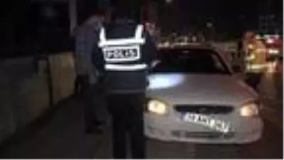 Son dakika haberleri | Kız arkadaşıyla gezerken yasağı ihlal etti, otomobilinden de uyuşturucu çıktı Son dakika haberleri | Kız arkadaşıyla gezerken yasağı ihlal etti, otomobilinden de uyuşturucu çıktı