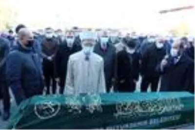 Koronavirüsten ölen eski belediye başkanı, toprağa verildi Koronavirüsten ölen eski belediye başkanı, toprağa verildi