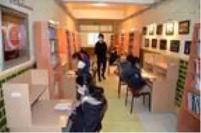 Köy okulunun Ayşen öğretmeni, 'yılın öğretmeni' seçildi Köy okulunun Ayşen öğretmeni, 'yılın öğretmeni' seçildi