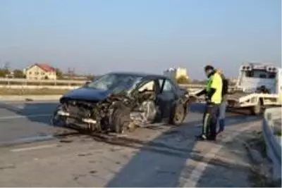 Manisa'da otomobiller çarpıştı: 7 yaralı Manisa'da otomobiller çarpıştı: 7 yaralı