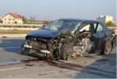 Manisa'da otomobiller çarpıştı: 7 yaralı Manisa'da otomobiller çarpıştı: 7 yaralı