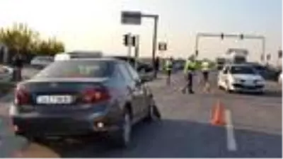 Manisa'da otomobiller çarpıştı: 7 yaralı Manisa'da otomobiller çarpıştı: 7 yaralı