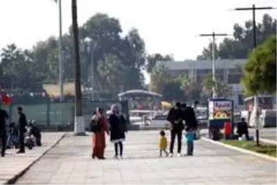 Mersin'de yazdan kalma günler yaşanıyor Mersin'de yazdan kalma günler yaşanıyor