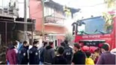 Son Dakika | Müstakil binada çıkan yangında 1 kişi yaralandı Son Dakika | Müstakil binada çıkan yangında 1 kişi yaralandı