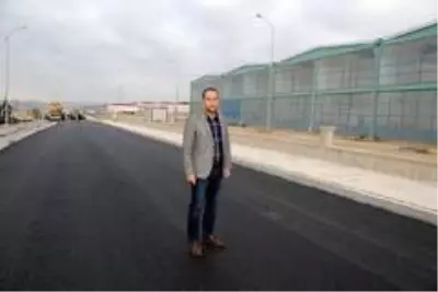 Niğde Belediye Başkanı Özdemir, asfalt çalışmalarını denetledi Niğde Belediye Başkanı Özdemir, asfalt çalışmalarını denetledi