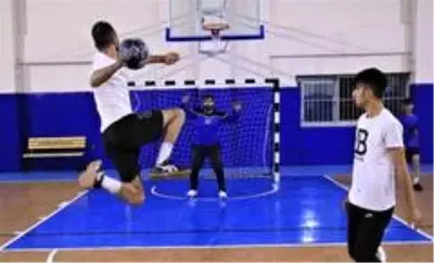 O öğrencilerinin öğretmeni değil, 'Fethi Babası' O öğrencilerinin öğretmeni değil, 'Fethi Babası'