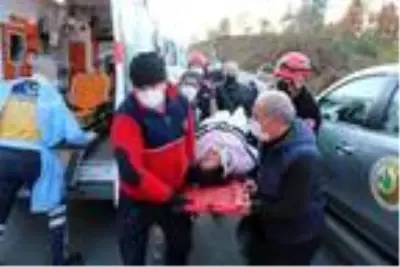 Son dakika haberleri! Otomobil duvara çarptı: 1'i bebek 2 ölü, 2 yaralı Son dakika haberleri! Otomobil duvara çarptı: 1'i bebek 2 ölü, 2 yaralı