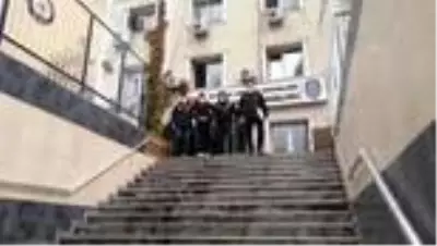 'Pitbull' cinsi köpeğinden rahatsız olan kişiyi öldürdüğü öne sürülen şüpheli tutuklandı 'Pitbull' cinsi köpeğinden rahatsız olan kişiyi öldürdüğü öne sürülen şüpheli tutuklandı