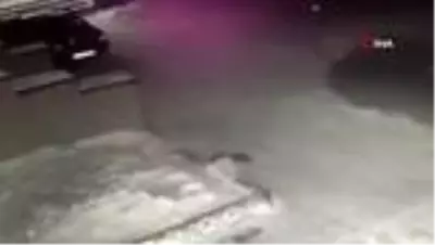 Rusya'da 4'ncü kattan düşen çocuğu yerdeki kar birikintisi kurtardı Rusya'da 4'ncü kattan düşen çocuğu yerdeki kar birikintisi kurtardı