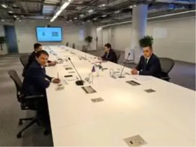 Rusya'dan Özbekistan'a 650 milyon dolar kredi desteği Rusya'dan Özbekistan'a 650 milyon dolar kredi desteği