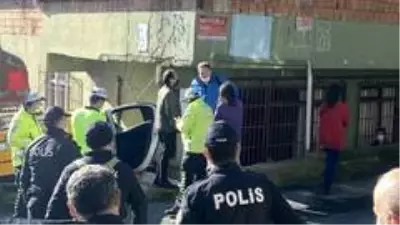 Sarıyer'de dehşet anları kamerada: Freni boşalan taksi eve girdi Sarıyer'de dehşet anları kamerada: Freni boşalan taksi eve girdi