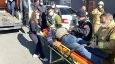 Sarıyer'de dehşet anları kamerada: Freni boşalan taksi eve girdi Sarıyer'de dehşet anları kamerada: Freni boşalan taksi eve girdi