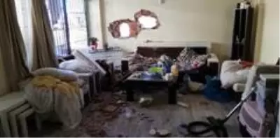 Sarıyer'de dehşet anları kamerada: Freni boşalan taksi eve girdi Sarıyer'de dehşet anları kamerada: Freni boşalan taksi eve girdi