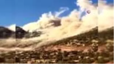 Siirt'te yol çalışmalarında engel olan dev kayalar dinamitle patlatılıyor Siirt'te yol çalışmalarında engel olan dev kayalar dinamitle patlatılıyor