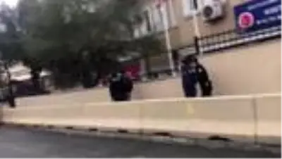 Şişli'de çaldıkları motosikleti sahibine satmaya çalışan 2 şüpheli yakalandı Şişli'de çaldıkları motosikleti sahibine satmaya çalışan 2 şüpheli yakalandı