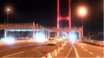 Sokağa çıkma yasağının sona ermesinin ardından 15 Temmuz Şehitler Köprüsü'nde trafik yoğunluğu Sokağa çıkma yasağının sona ermesinin ardından 15 Temmuz Şehitler Köprüsü'nde trafik yoğunluğu
