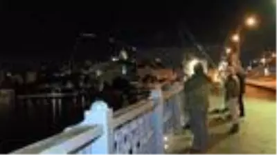 Sokağa çıkma yasağının sona ermesinin ardından 15 Temmuz Şehitler Köprüsü'nde trafik yoğunluğu Sokağa çıkma yasağının sona ermesinin ardından 15 Temmuz Şehitler Köprüsü'nde trafik yoğunluğu