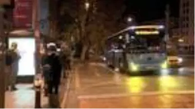 Sokağa çıkma yasağının sona ermesinin ardından 15 Temmuz Şehitler Köprüsü'nde trafik yoğunluğu Sokağa çıkma yasağının sona ermesinin ardından 15 Temmuz Şehitler Köprüsü'nde trafik yoğunluğu