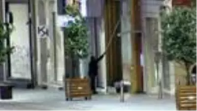 Sokağa çıkma yasağının sona ermesinin ardından 15 Temmuz Şehitler Köprüsü'nde trafik yoğunluğu Sokağa çıkma yasağının sona ermesinin ardından 15 Temmuz Şehitler Köprüsü'nde trafik yoğunluğu