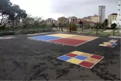 Sokak oyunları Kartal'da yeniden canlanıyor Sokak oyunları Kartal'da yeniden canlanıyor