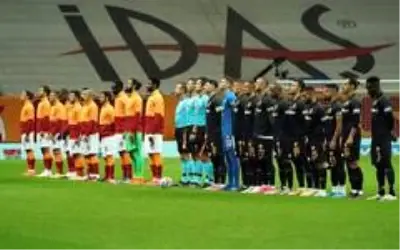Süper Lig: Galatasaray: 0 - HK Kayserispor: 0 (Maç devam ediyor) Süper Lig: Galatasaray: 0 - HK Kayserispor: 0 (Maç devam ediyor)