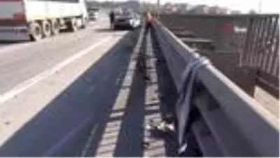 Son dakika: TEM'de feci kaza...Otomobilinden indi, tırın altında kalarak feci şekilde can verdi Son dakika: TEM'de feci kaza...Otomobilinden indi, tırın altında kalarak feci şekilde can verdi
