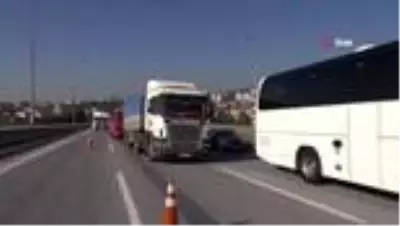 Son dakika: TEM'de feci kaza...Otomobilinden indi, tırın altında kalarak feci şekilde can verdi Son dakika: TEM'de feci kaza...Otomobilinden indi, tırın altında kalarak feci şekilde can verdi