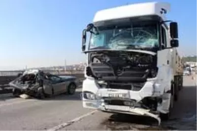 Son dakika 3. sayfa: TEM'de feci kaza...Otomobilinden indi, tırın altında kalarak feci şekilde can verdi Son dakika 3. sayfa: TEM'de feci kaza...Otomobilinden indi, tırın altında kalarak feci şekilde can verdi