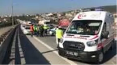 TEM'de TIR orta şeritte duran otomobile çarptı: 1 ölü TEM'de TIR orta şeritte duran otomobile çarptı: 1 ölü