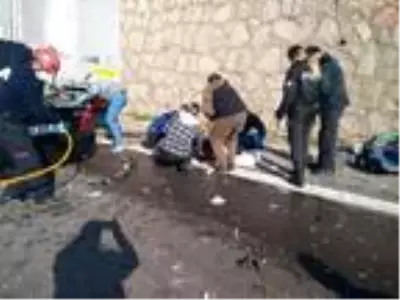 TEM Otoyolu'nda zincirleme kaza: 1'i bebek, 4 yaralı TEM Otoyolu'nda zincirleme kaza: 1'i bebek, 4 yaralı