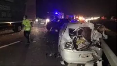 Son dakika haberi: TEM otoyolunda zincirleme kaza: 1'i ağır 2'si çocuk 5 yaralı Son dakika haberi: TEM otoyolunda zincirleme kaza: 1'i ağır 2'si çocuk 5 yaralı