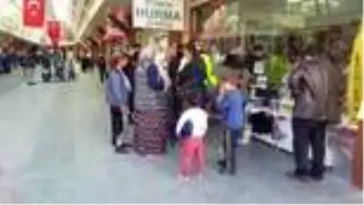 'Tırnakçılık' yöntemiyle dolandırıcılık iddiasıyla 6 şüpheli yakalandı 'Tırnakçılık' yöntemiyle dolandırıcılık iddiasıyla 6 şüpheli yakalandı